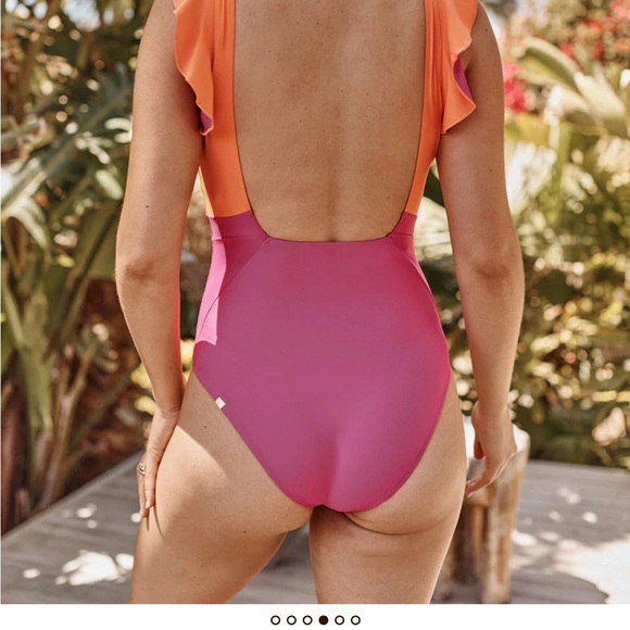 Summersault ruffle backflip long torso - Picture 2 of 12